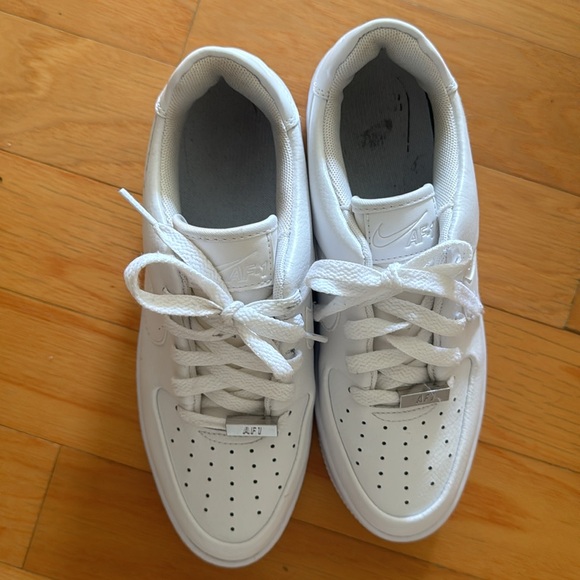 Air Force 1’s platform women’s size 8 - Picture 2 of 5
